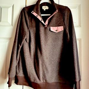 Betsey Boutique Brown Accented Pullover Medium